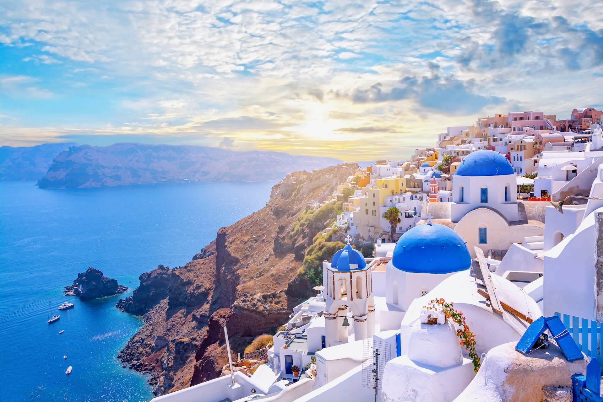 View of the houses on the coast of Santorini 