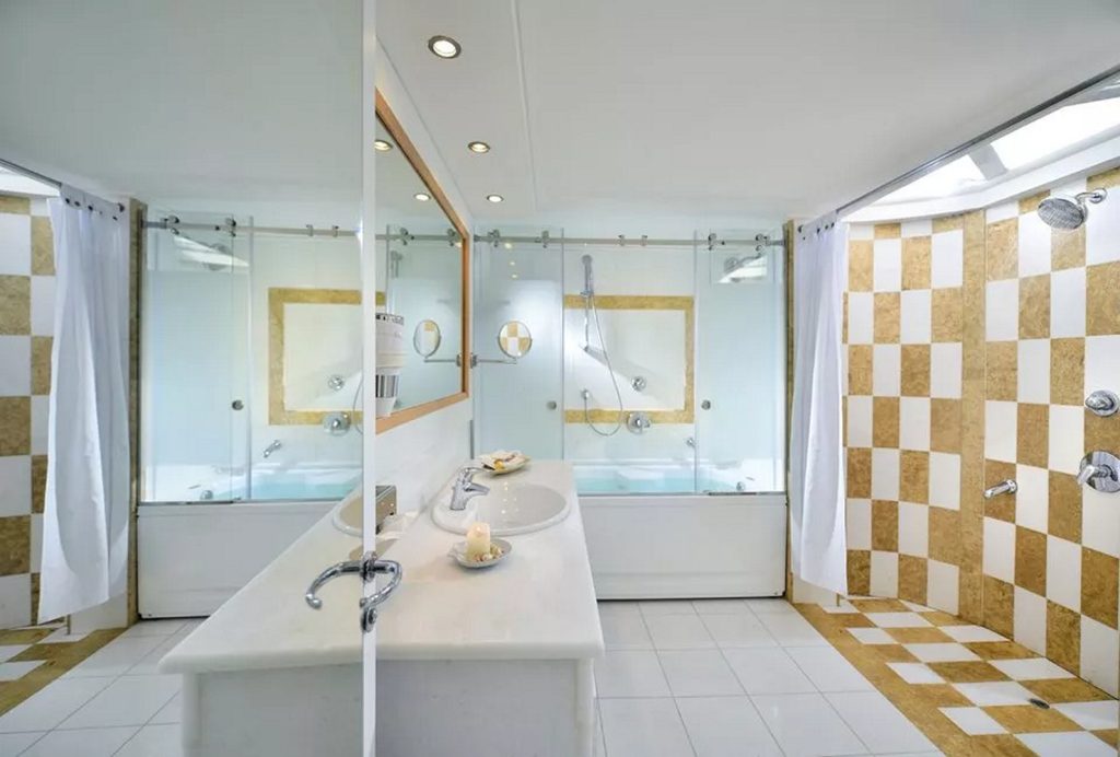 villa Caine bathroom