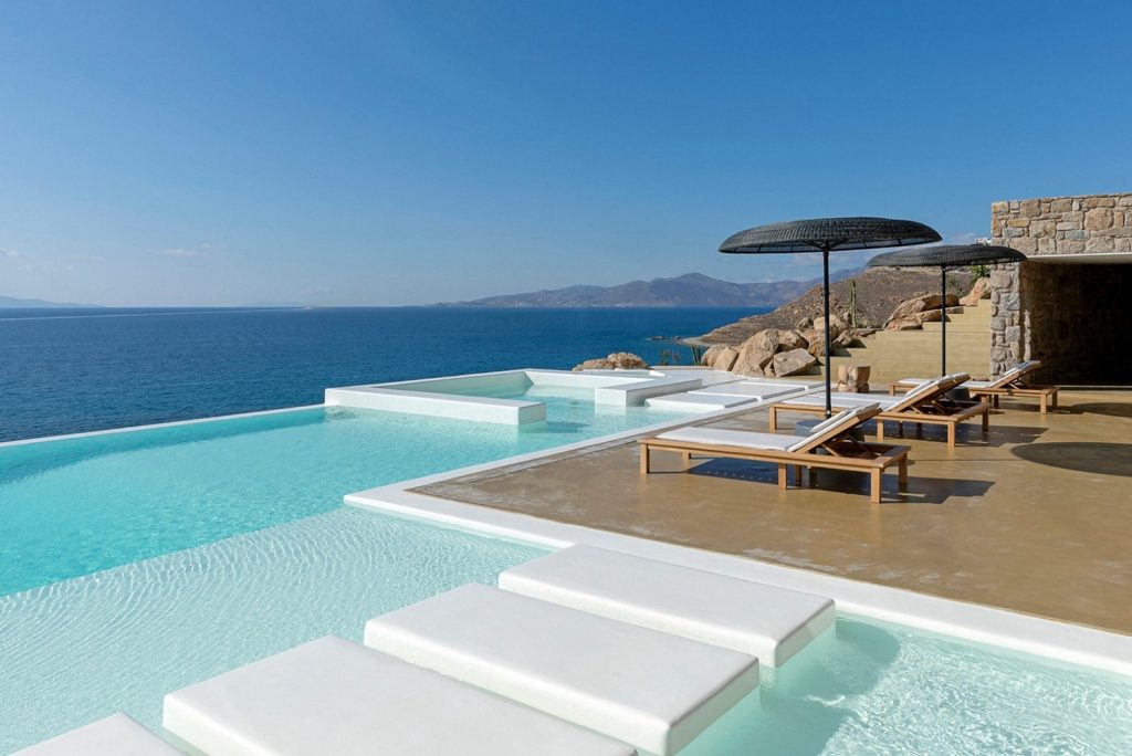 Villa Regina in Mykonos pool