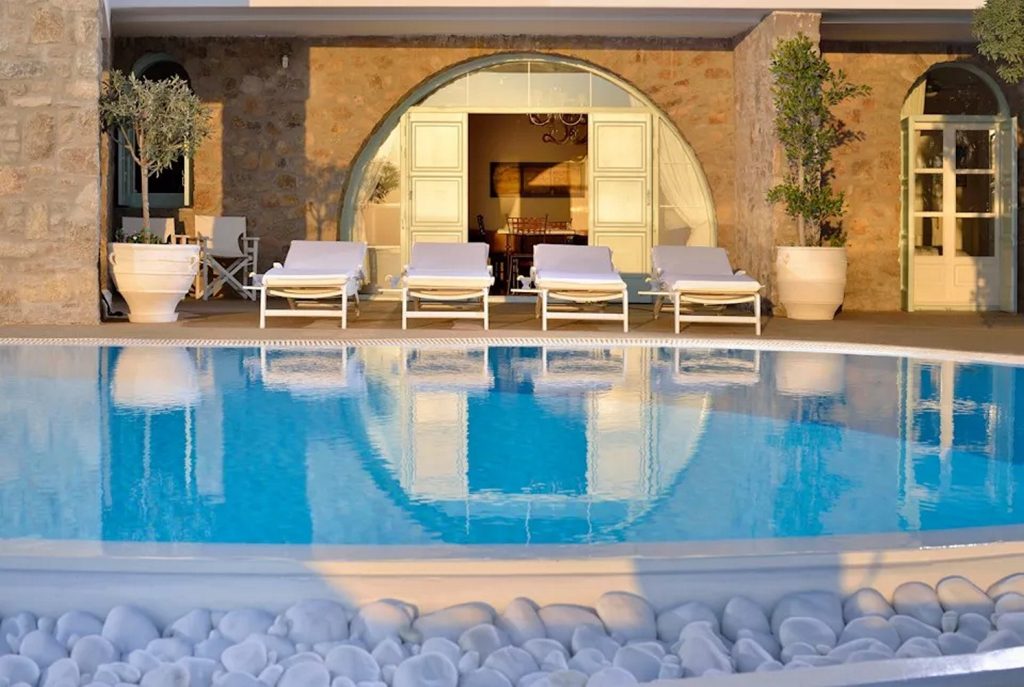 villa Zeta pool