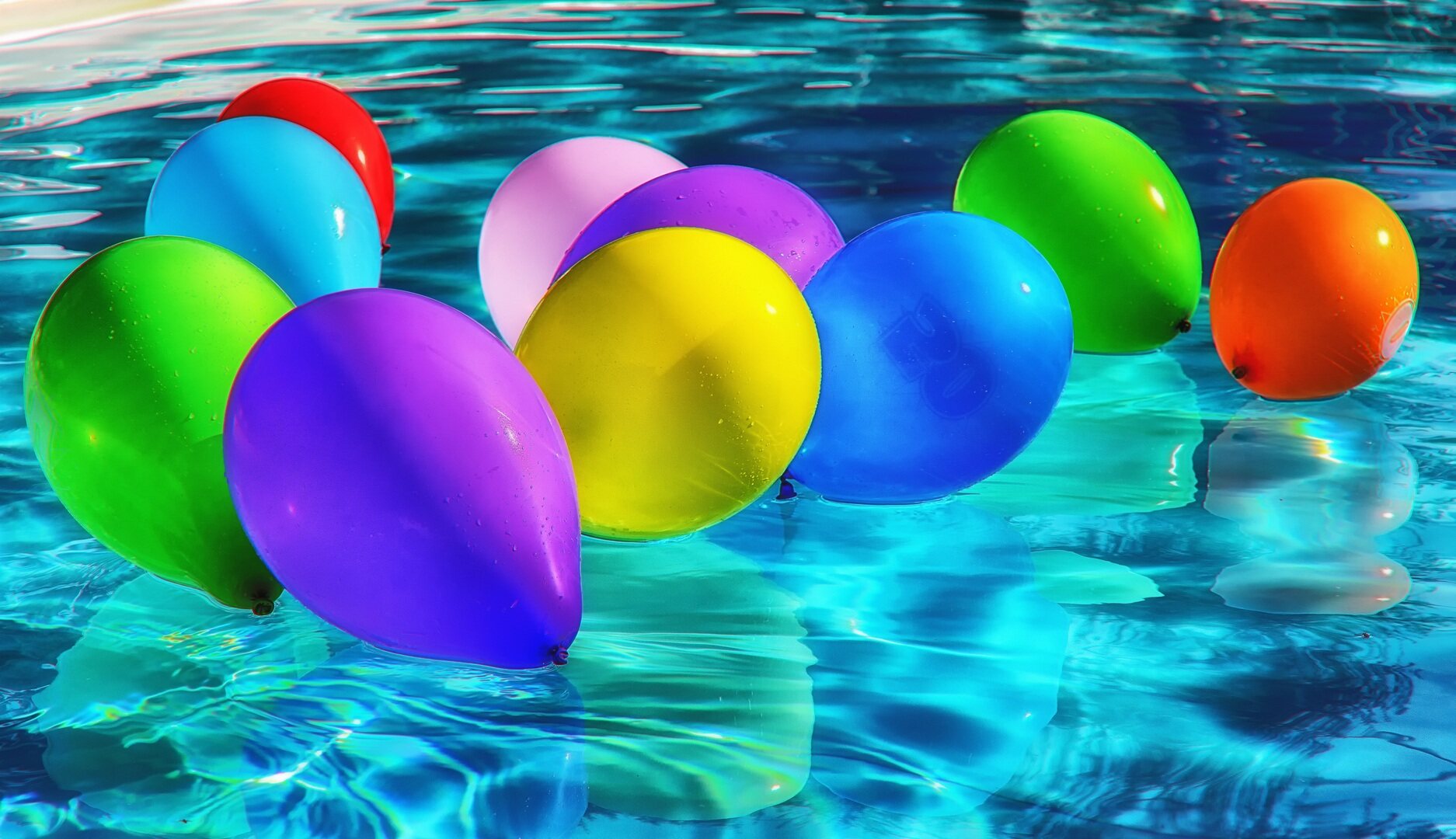 Balloons in a pool