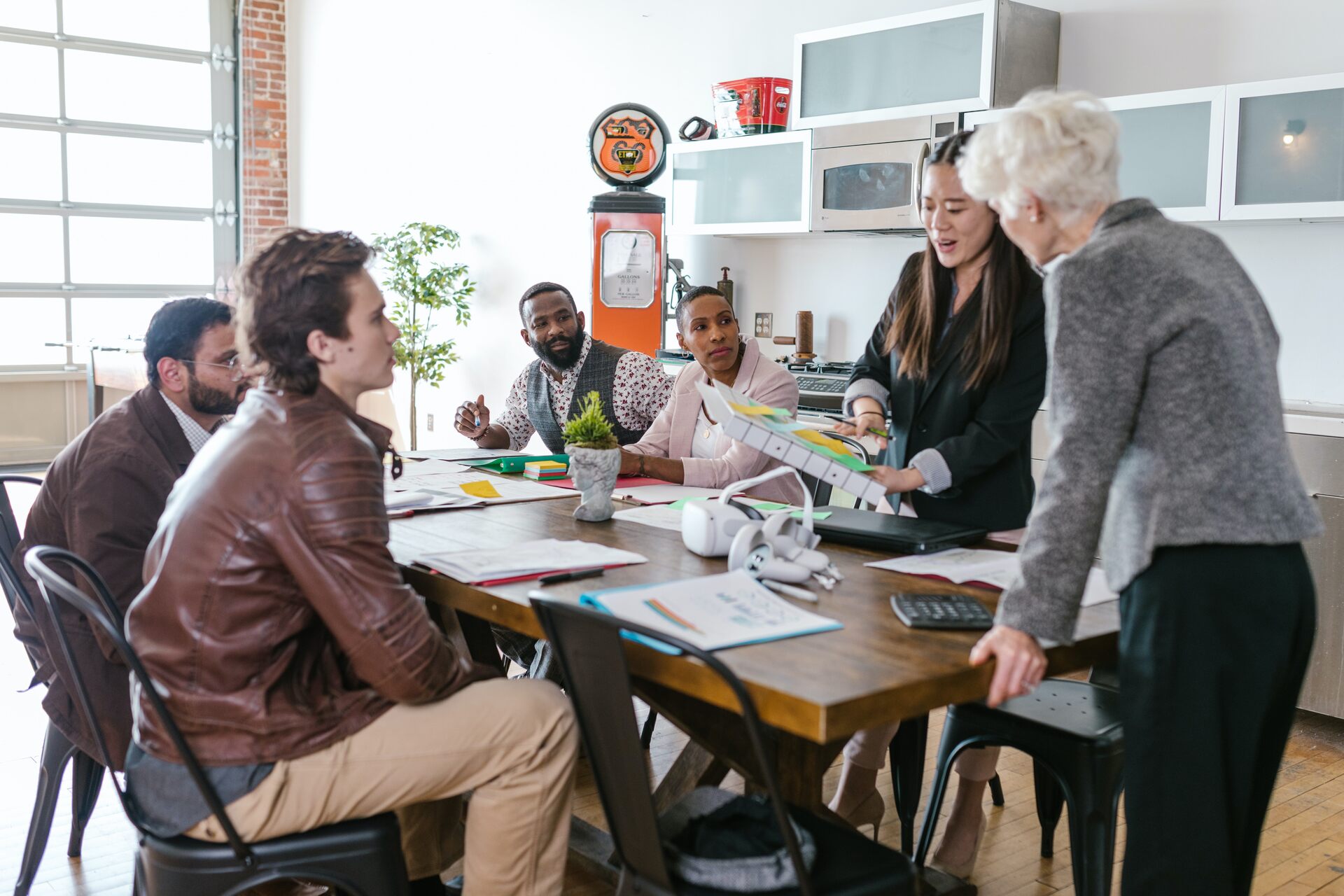 Employees in an office 