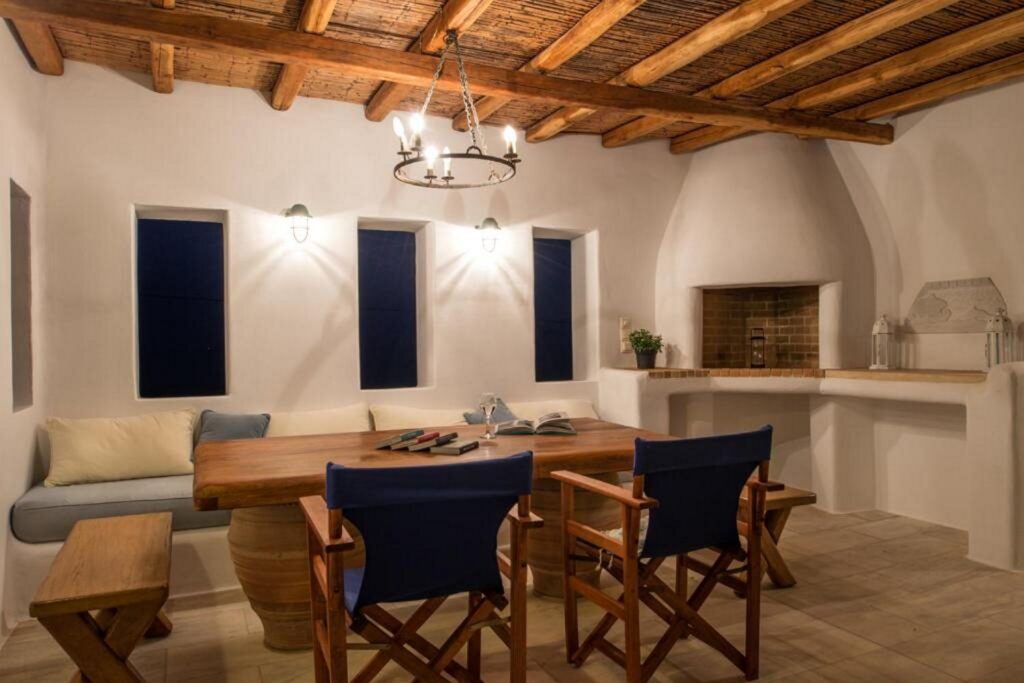 Cozy and luxurious dining room in Mykonos splendid villa for rent.