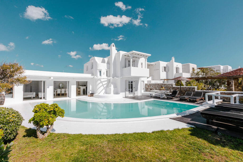 Mykonos rental large villa and infinity pool oasis.