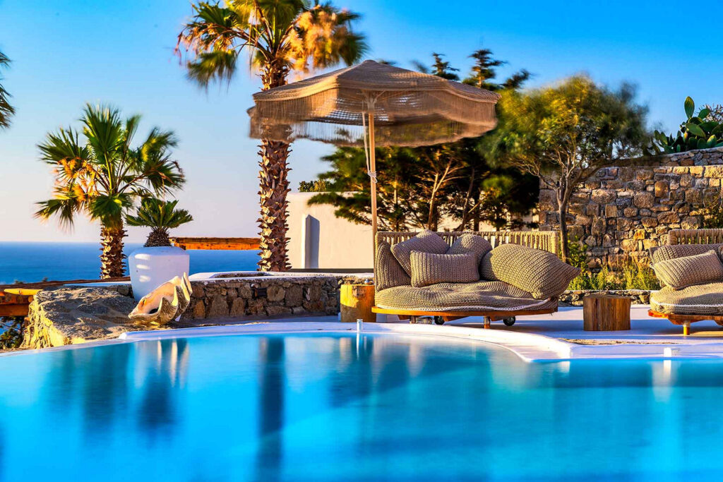 Swimming pool in Mykonos splendid villa for rent.