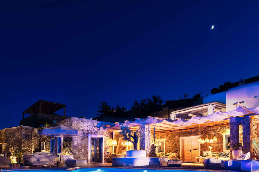 Mykonos exceptional villa for rent and its beautiful garden.