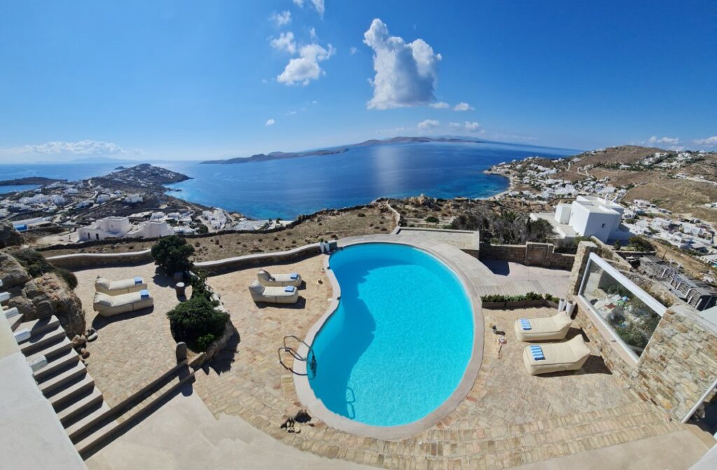 Deluxe villa in Mykonos, with a private pool.