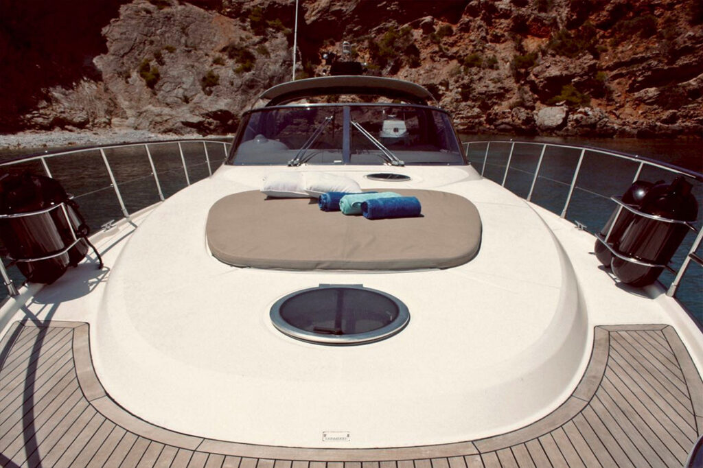 Prestigious and elegant yacht for rent, Mykonos, Greece.