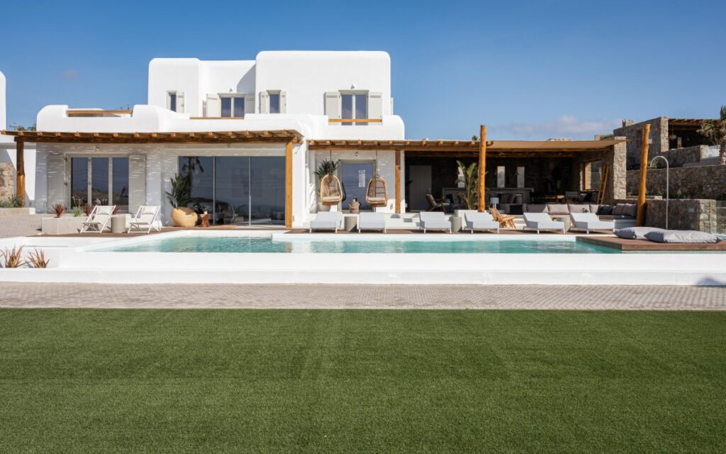 Embrace the essence of luxury in Mykonos and stay at our breathtaking rental villa with a private pool.