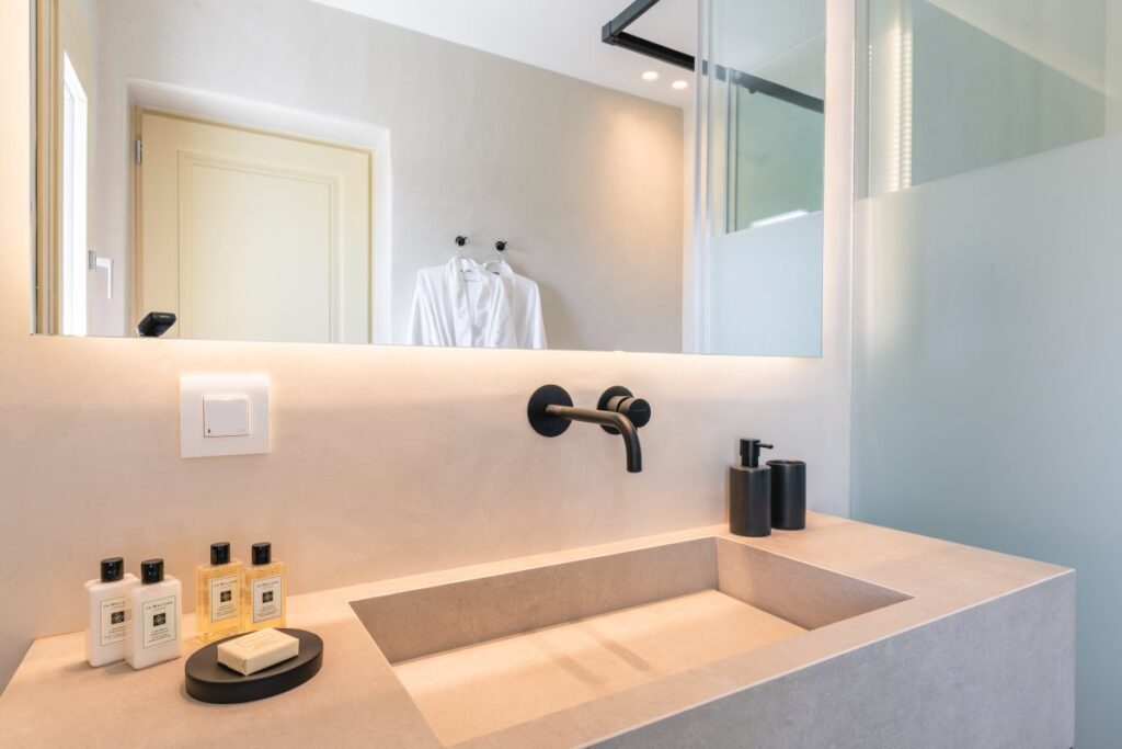 Modern and splendid bathroom in Mykonos villa for rent