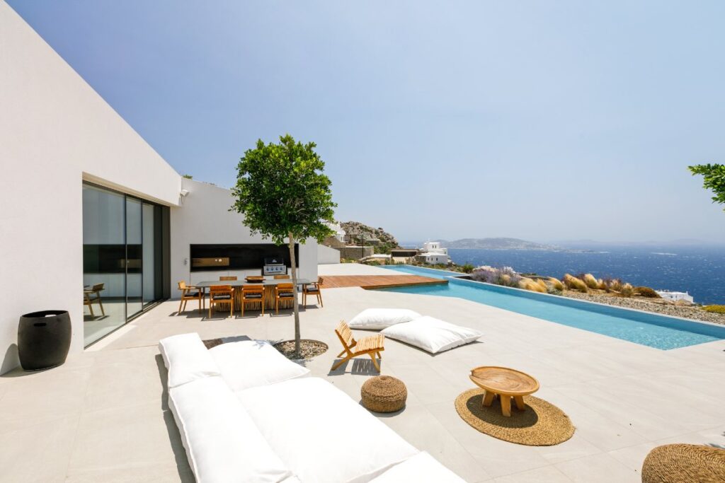 Private pool in a luxurious villa for rent, Mykonos
