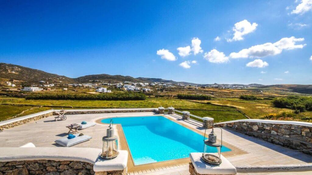 Perfect view and a luxurious pool in Mykonos villa for rent.