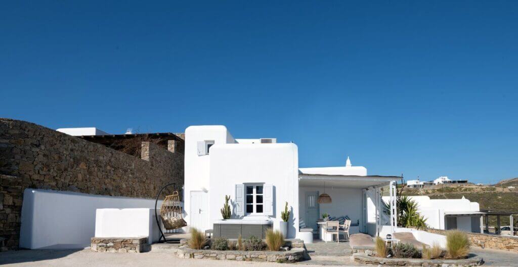 Lavish Mykonos villa for rent, with a lavish, spacious garden.