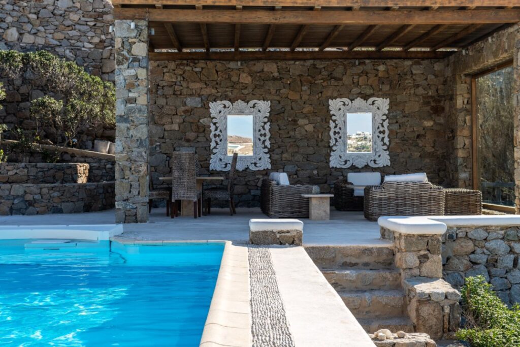 Mykonos villa with a private pool for rent.