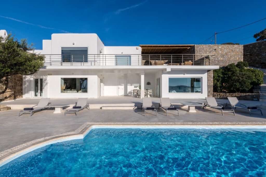 Luxurious villa with a private pool, Mykonos.