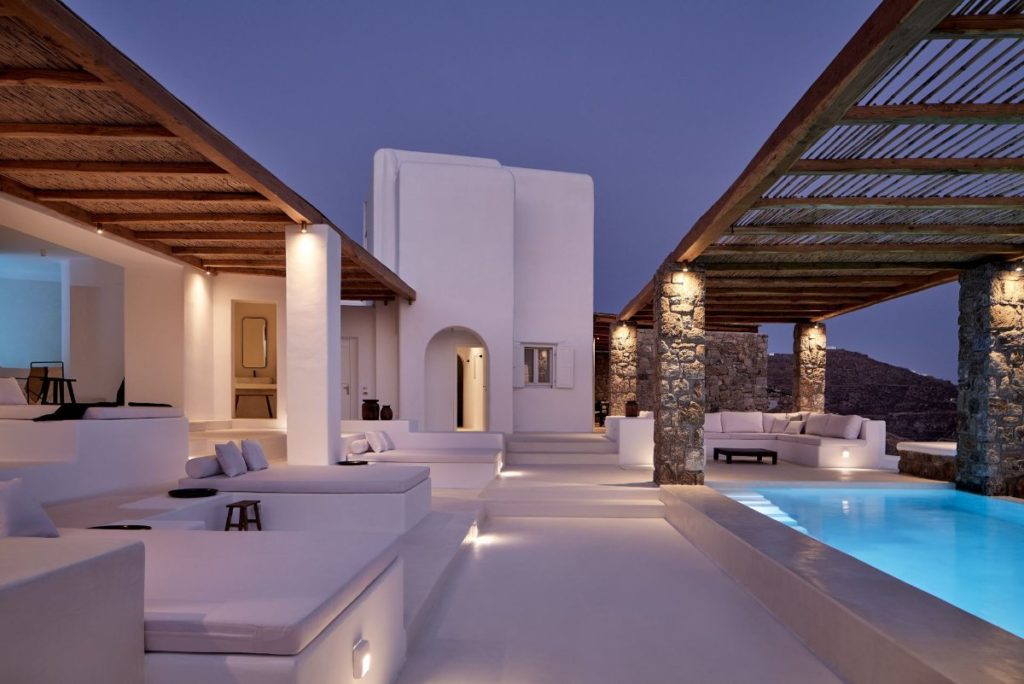 Splendid garden with a private pool in the most lavish Mykonos villa for rent.