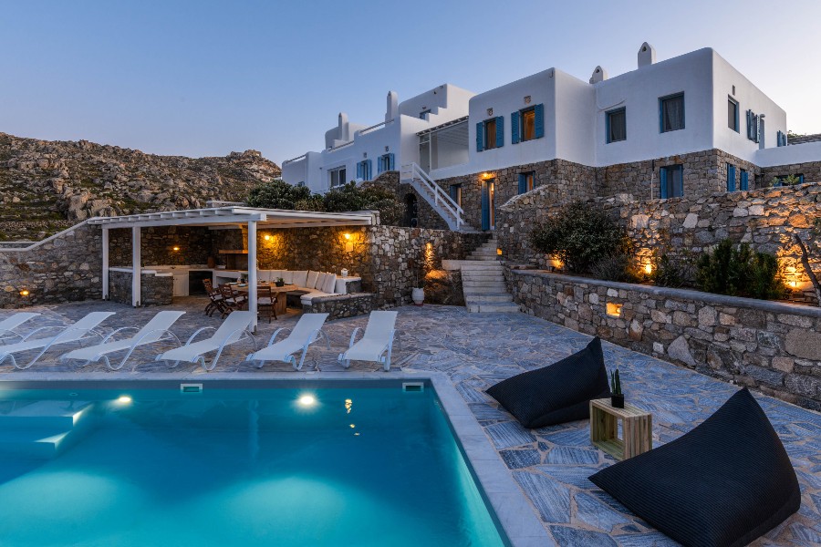 Spacious villa for rent with a deluxe pool, Mykonos.