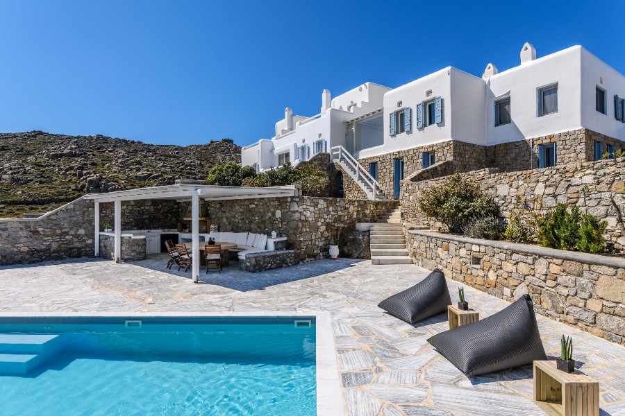Spacious villa for rent in Mykonos, with a luxurious pool, Greece.
