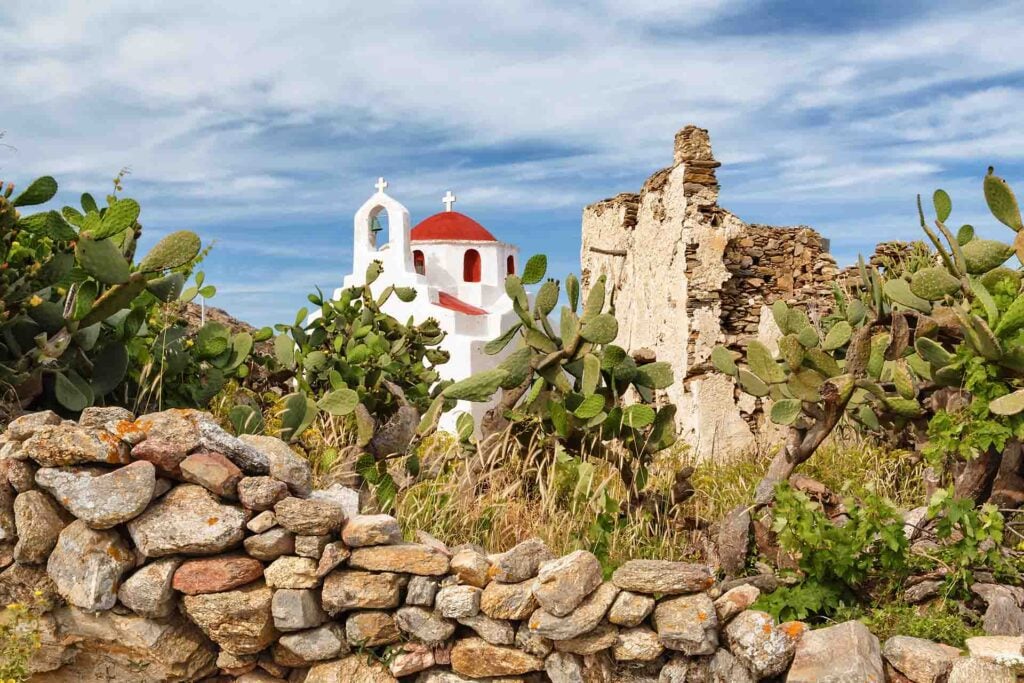 A church by the Castle of Gizi ruins