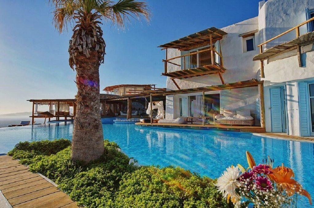 Gorgeous villa on Mykonos with a pool
