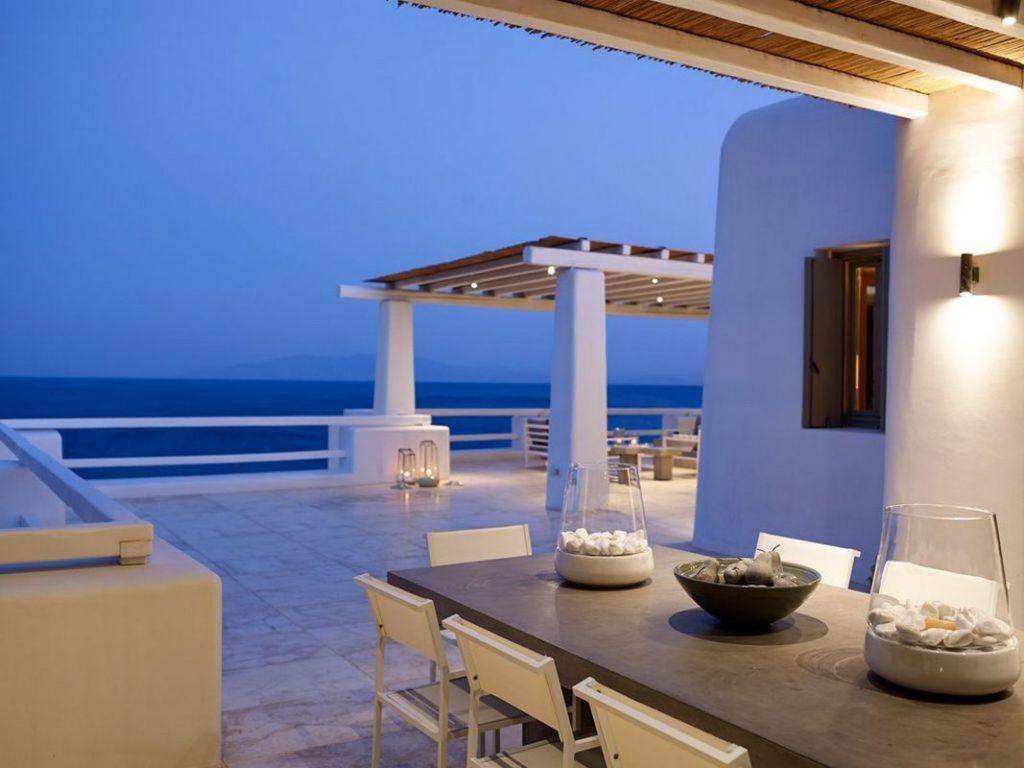 Villa Supreme Paraga Mykonos lounge area, outdoor dining table