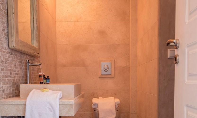 Villa_Apollo_36.jpg Choulakia Mykonos 3rd Bathroom, towels, mirror, toilet, water, door, washstand