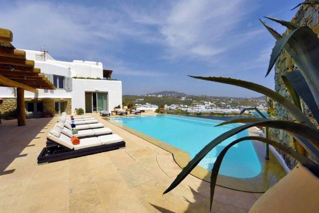 Villa Felicia Agios Lazaros Mykonos, outdoor, pool, sun beds, pillows, towels, sea