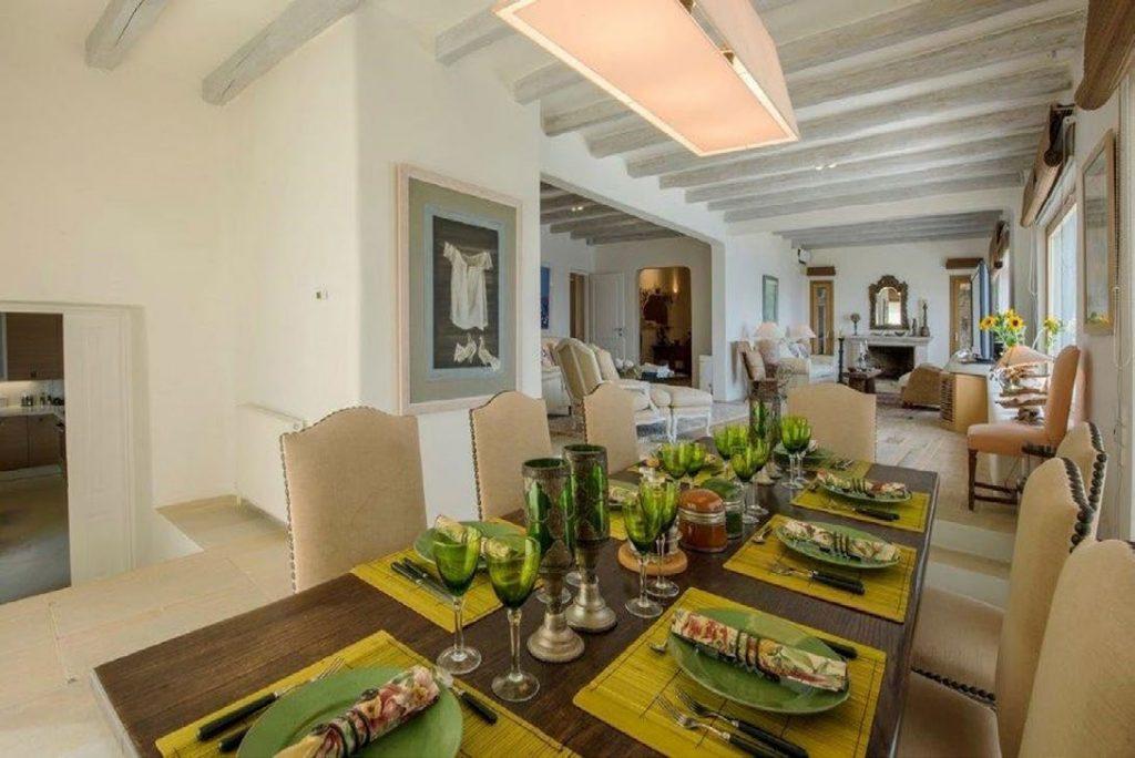 Villa_VillaFelicia_25.jpgVilla Felicia Agios Lazaros Mykonos, dining room, dining table, chairs, glasses, plates, spoons, forks, knives, napkins