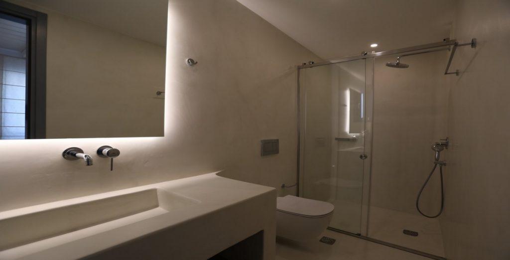 Villa-Ragnar_18.jpg Kalafatis Mykonos, 3rd bathroom, mirror, washstand, toilet, shower