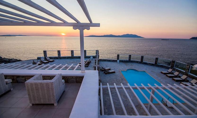 Villa_Eli_08.jpg Agios Ioannis Mykonos Outdoor, pool, sea, sky, hill, island, climbers