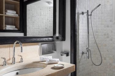 Villa_Jolly_15.jpg Agios Lazaros Mykonos 3rd Bathroom, mirror, shower, washstand, towels
