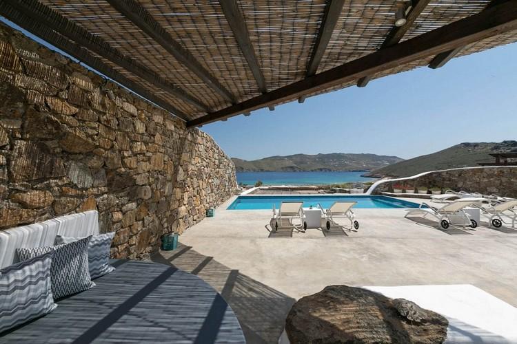Villa_Lulu_03.jpg Panormos Mykonos Outdoor Living area, bed, pillows, pool, climbers