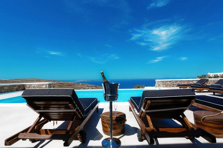 Villa_Yanni_09.jpg Fanari Mykonos Outdoor, bottle, climbers, pool, sea, sky, horizon