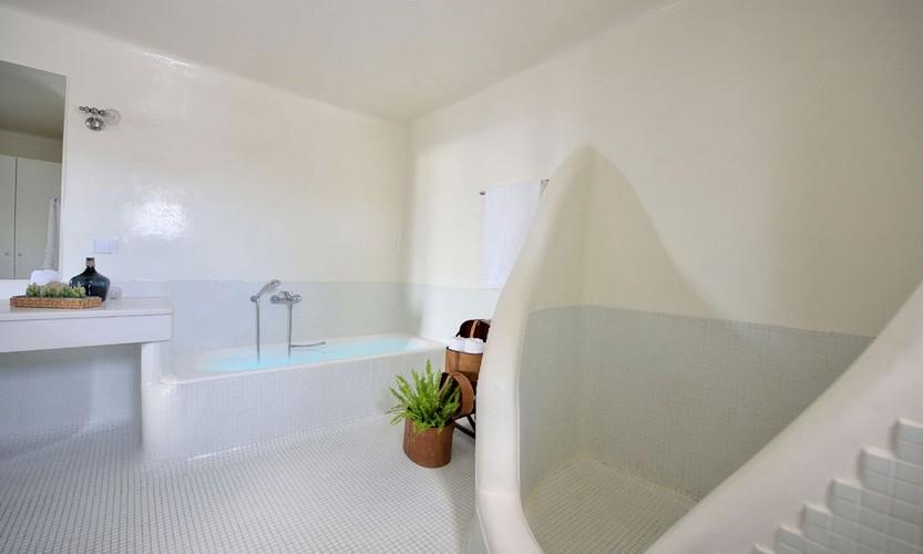 Villa_Patricia_50.jpg Super Paradise Mykonos 3rd Bathroom, shower, mirror, stairs, vase, towels