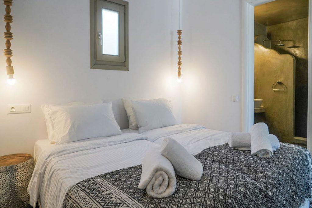 Villa Umabel, Agios Stefanos, Mykonos, Beds, Pillows, Towel, Shower, Bathroom, Window, Sleeping room