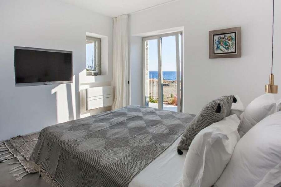 bedroom next to terrace with satisfying sea view