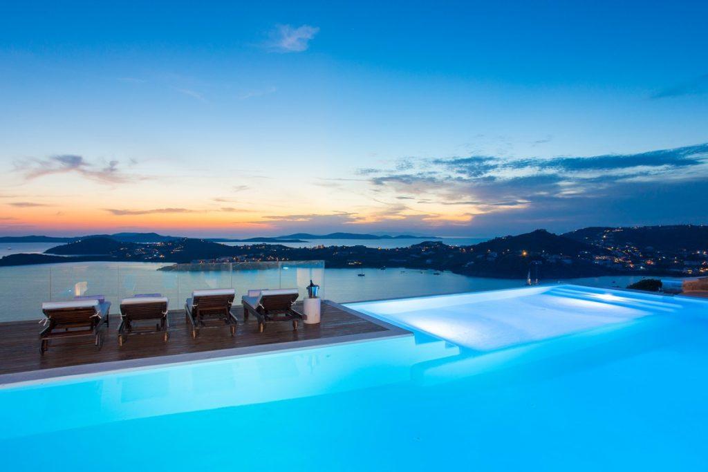 ideal place for a romantic evening from the lighted pool overlooking the enchanting sunset