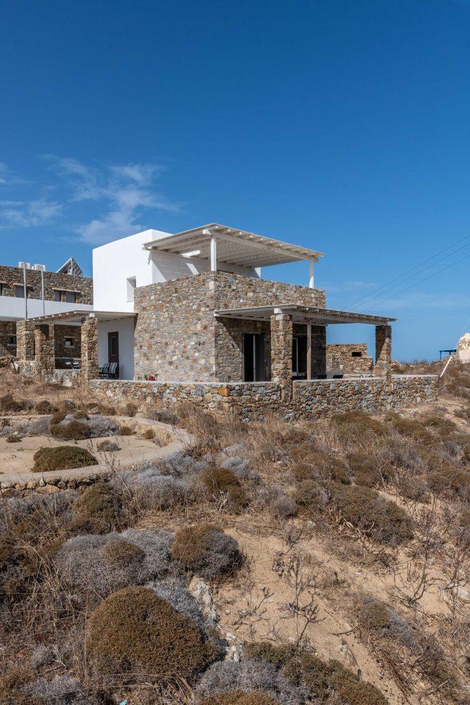 rocky wall spacious villa with beautiful offer