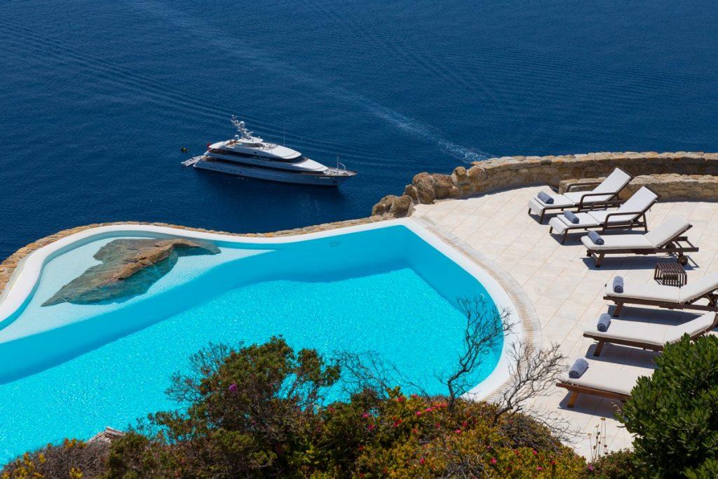 ideal place for sunbathing on comfortable sun loungers by the pool